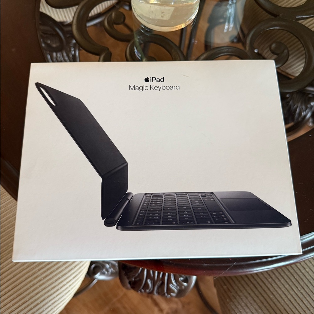 Apple iPad Pro 11in Magic Keyboard - Dark Gray